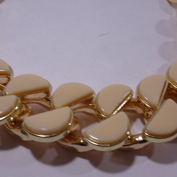 Neiman Marcus Lee Angel Curb Enamel Brass Necklace NWT 350 Cream Gold - Picture 3 of 9